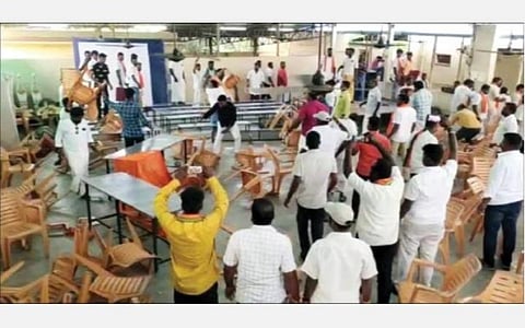 கள்ளக்குறிச்சி மாவட்டம், சங்கராபுரம் பாஜக நிர்வாகிகள் கூட்டத்தில் இரு தரப்பினர் மோதிக் கொண்டனர்.