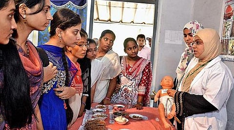 பாரம்பரிய மருத்துவ படிப்புகளில் சேர மாணவர்களுக்கு ஆர்வம் குறைவு: அரசு கல்லூரியில் 19 யுனானி இடங்கள் காலி