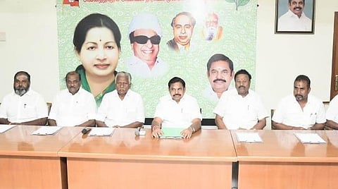 இபிஎஸ் தலைமையில் சென்னையில் நடந்த அதிமுக எம்எல்ஏக்கள் கூட்டம்