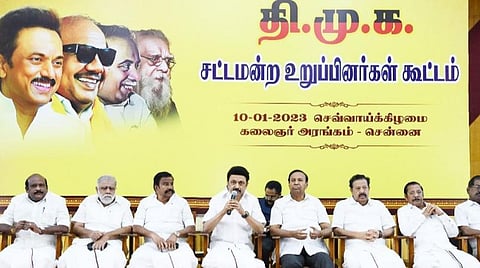 சட்டப்பேரவையில் ஆளுநருக்கு எதிராக திமுக எம்எல்ஏக்கள் பேசக் கூடாது - முதல்வர் மு.க.ஸ்டாலின் அறிவுறுத்தல்