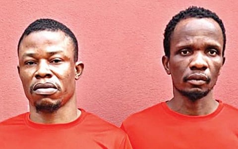 எக்கேன் காட்வின், அகஸ்டின்.