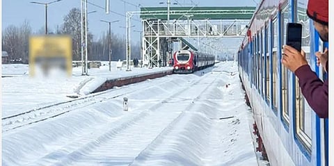 ரயில்வே அமைச்சர் அஸ்வினி வைஷ்ணவ் ட்விட்டரில் பகிர்ந்துள்ள ரயில் நிலையம்.