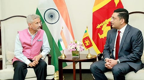 இலங்கை வெளியுறவு அமைச்சர் அலி சப்ரியுடன் இந்திய வெளியுறவு அமைச்சர் ஜெய்சங்கர்