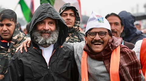 இந்திய ஒற்றுமை யாத்திரையில் ராகுல் காந்தியுடன் சஞ்சய் ராவத்