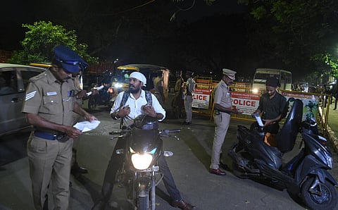 காவல் துறை சோதனை | கோப்புப் படம்
