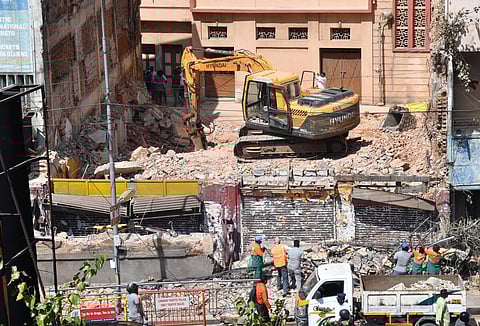 சென்னை அண்ணா சாலை கட்டிட விபத்து நிகழ்ந்த பகுதி