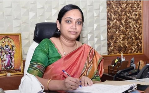 பட்டியலினத்தை சேர்ந்தவர் என்பதால் பெண் ஊராட்சி தலைவர் கொடியேற்ற அனுமதி மறுப்பு? - காஞ்சிபுரம் ஆட்சியர் மா.ஆர்த்தி விளக்கம்