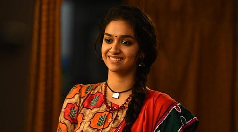 பள்ளி நண்பரை மணக்கிறாரா? - கீர்த்தி சுரேஷ் தாய் விளக்கம்