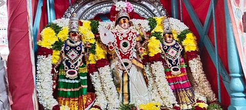 வள்ளி, தெய்வானை சமேத முத்துக்குமார சுவாமி எழுந்தருளிய காட்சி