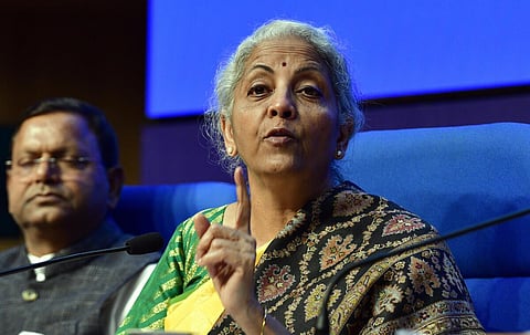 செய்தியாளர் சந்திப்பில் நிதியமைச்சர் நிர்மலா சீதாராமன் | படம்: ஆர்.வி மூர்த்தி