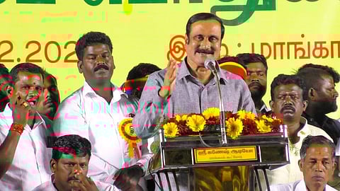 செய்யாறு அடுத்த மாங்கால் கூட்டுச்சாலையில் நடைபெற்ற பாமக பொதுக் கூட்டத்தில் பேசிய அக்கட்சியின் தலைவர் அன்புமணி ராமதாஸ்.