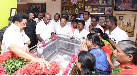 இயக்குநர் டி.பி.கஜேந்திரன் மறைவு: முதல்வர் ஸ்டாலின் அஞ்சலி; திரையுலகினர் இரங்கல்