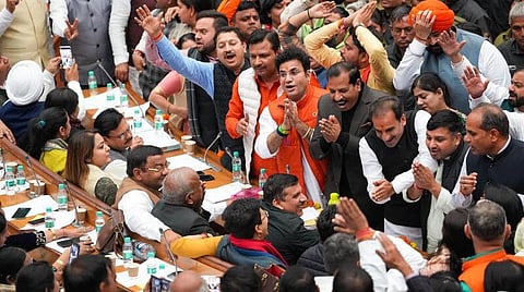 பாஜக - ஆம் ஆத்மி உறுப்பினர்கள் அமளியால் 3-வது முறையாக டெல்லி மேயர் தேர்தல் ஒத்திவைப்பு: உச்ச நீதிமன்றத்தில் முறையிட முடிவு