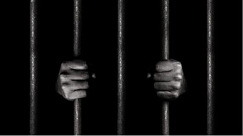 காரைக்குடி | பாலியல் தொந்தரவு அளித்ததாக புகார் - கல்லூரி மாணவி தற்கொலை வழக்கில் இருவர் கைது