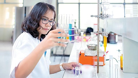 கையருகே கிரீடம் - 29: சிஎஸ்ஐஆர் ஆய்வகங்களில் வேலைவாய்ப்புகள்