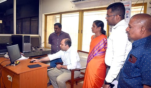 ஈரோடு கிழக்கு இடைத்தேர்தல் | செலவைக் கண்காணிக்க கட்டுப்பாட்டு அறை அமைத்த வருமான வரித் துறை