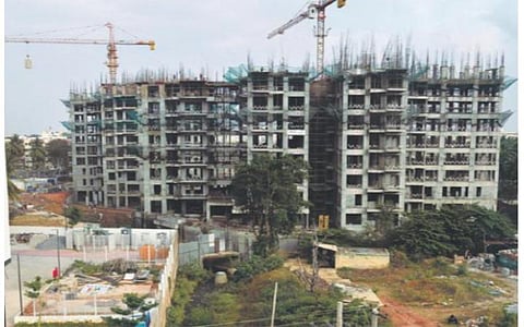 கட்டிட அனுமதிக்கு விண்ணப்பிப்போர் ஆன்லைனில் பெறும் நில பதிவேடு நகலில் சான்றொப்பம் கேட்க கூடாது: நில அளவை ஆணையர் அறிவுறுத்தல்