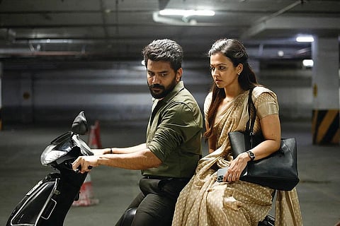 ‘தாயுமானவன்’ முதல் ‘மீட்பர்’ வரை! -  ‘டாடா’ நாயகன் கதாபாத்திரமும் சில கேள்விகளும்