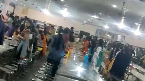 கோவை அருகே கல்லூரி மாணவர்கள், வடமாநில தொழிலாளர்கள் மோதல்