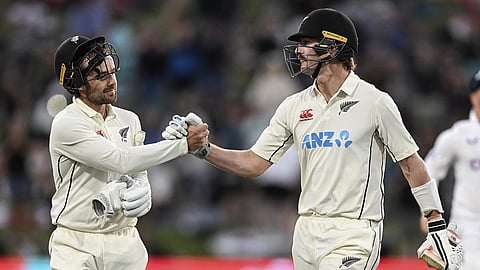 டாம் பிளண்டெலை பாராட்டும் டிக்னர்