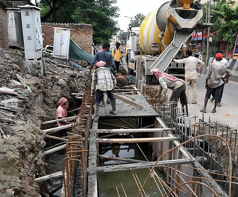 மழை நீர் வடிகால் பணி | கோப்புப் படம்
