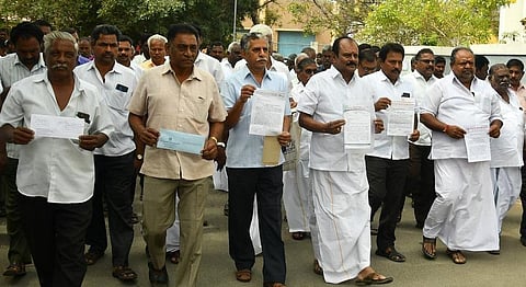 சேலம் எஸ்பி அலுவலகத்தில் மனு அளித்த லாரி உரிமையாளர்கள் சம்மேளனத்தினர் | கோப்புப்படம்