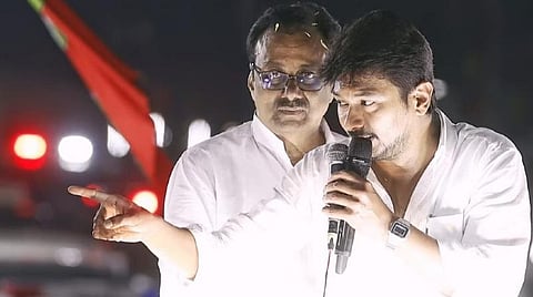 ஒரு மாதத்தில் ஓபிஎஸ் ஆளுநராக பதவியேற்பார்: அமைச்சர் உதயநிதி கருத்து