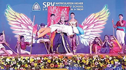 தினந்தோறும் கல்வியோடு சேர்த்து நாடக வகுப்பு