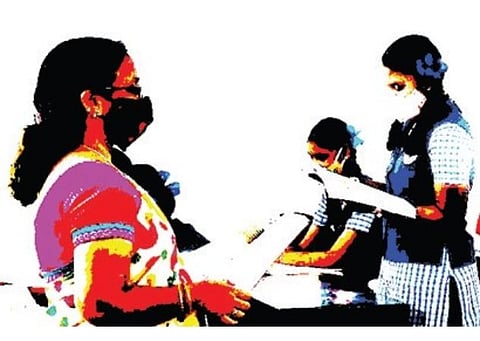 ஆசிரியர்களுக்கு இடையே ஏன் இந்தப் பாகுபாடு?