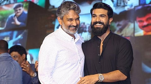 ராஜமவுலி இந்தியாவின் ஸ்பீல்பெர்க் - புகழ்கிறார் ராம் சரண்