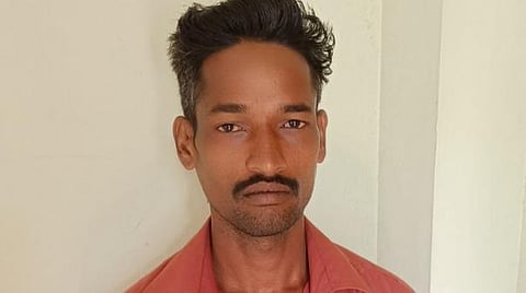 கைது செய்யப்பட்ட அறிவழகன்