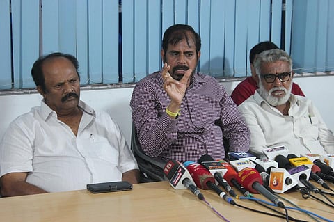 “திரைப்பட தொழிலாளர்களுக்கு உதவும் திட்டத்தை பட்ஜெட்டில் அறிவியுங்கள்” - ஆர்.கே.செல்வமணி வேண்டுகோள்