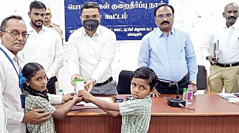 துருக்கி நிலநடுக்கத்தால் பாதிக்கப்பட்டோருக்கு ரூ.10,000 வழங்கி உதவிய அரசு பள்ளி மாணவர்கள்