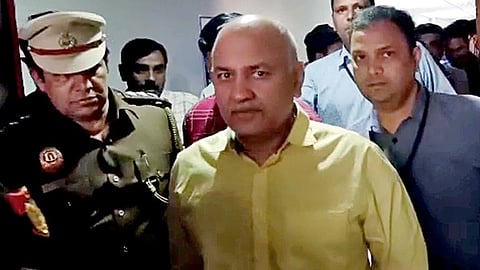 சிபிஐயால் கைது செய்யப்பட்ட மணீஷ் சிசோடியா