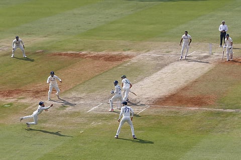 இந்தூர் ஆடுகளம்