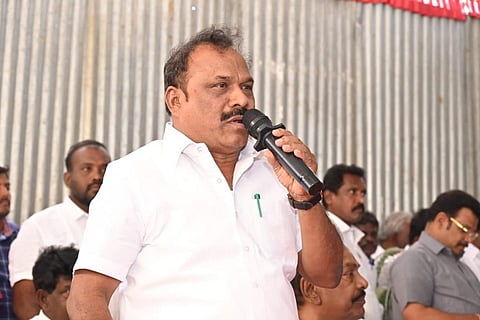 தமிழகத்தில் பணியாற்றி வரும் வடமாநில தொழிலாளருக்கு எந்த அச்சுறுத்தலும் இல்லை - அமைச்சர் சி.வி.கணேசன் உறுதி