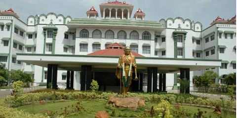 கருணை அடிப்படையில் பணி நியமனம் பரம்பரை உரிமையல்ல: உயர் நீதிமன்றம்