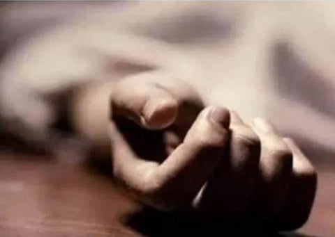 மடிப்பாக்கம் | ஆன்லைன் சூதாட்டத்தால் பணம் இழப்பு: திமுக பெண் கவுன்சிலர் மகன் தற்கொலை