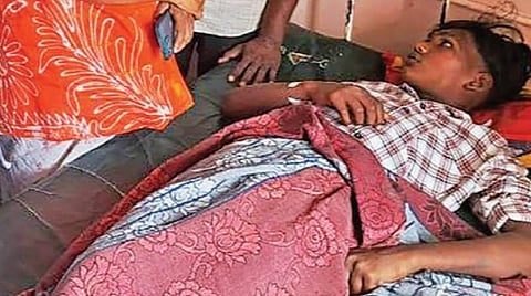 கடலூர் | புவனகிரி அருகே போலீஸ் குவிப்பு; சுவாமி ஊர்வலத்தில் இரு தரப்பினர் மோதல்: 8 பேர் காயம்