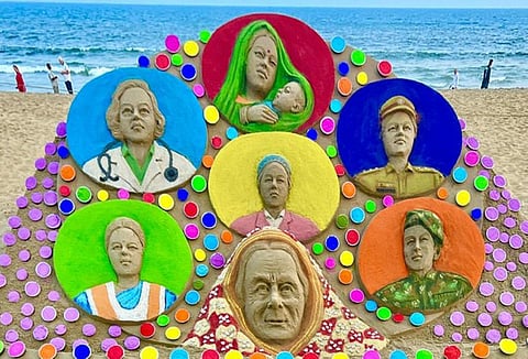 சுதர்சன் பட்நாயக்கின் மணற் சிற்பம்