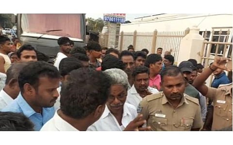 ‘இந்தியன் 2’ படப்பிடிப்பு குழுவினருடன் கிராம மக்கள் வாக்குவாதம்