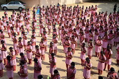 பிளஸ் 2 பொதுத்தேர்வு இன்று தொடங்குகிறது - தமிழகம், புதுச்சேரியில் 8.75 லட்சம் பேர் எழுதுகின்றனர்