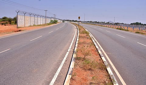 எய்ம்ஸ் மருத்துவமனைக்காக போடப்பட்ட சாலை