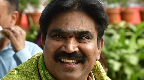 கர்நாடக பாஜக எம்எல்சி வீட்டில் சிக்கிய ரூ.1 கோடி பரிசு பொருள்