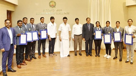 தேசிய, சர்வதேச போட்டிகளில் பதக்கம் வென்ற தமிழக வீரர்கள்; 160 பேருக்கு ரூ.2.25 கோடி ஊக்கத் தொகை: மு.க.ஸ்டாலின் வழங்கினார்
