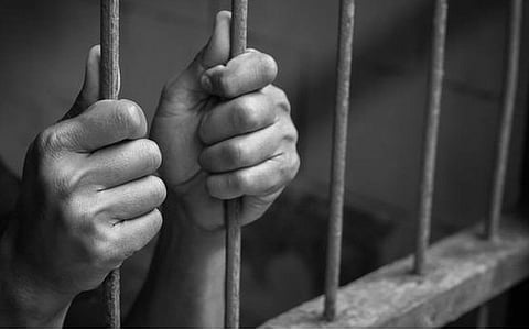 சென்னை | திருமணம் செய்வதாகக் கூறி பெண்ணுக்கு பாலியல் வன்கொடுமை: சிறை நன்னடத்தை அதிகாரிக்கு ஆயுள் சிறை