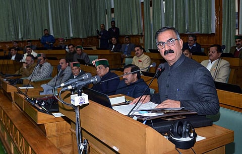 ஒவ்வொரு மது பாட்டில் மீதும் 10 ரூபாய் பசு வரி விதிப்பு - இமாச்சல் முதல்வர் அறிவிப்பு