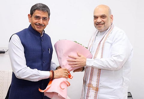 உள்துறை அமைச்சர் அமித் ஷாவுடன் ஆளுநர் ஆர்.என்.ரவி சந்திப்பு