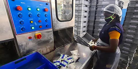 பால் கெட்டுப்போகவில்லை இயந்திர பழுதே காரணம்: ஆவின் அதிகாரிகள் விளக்கம்