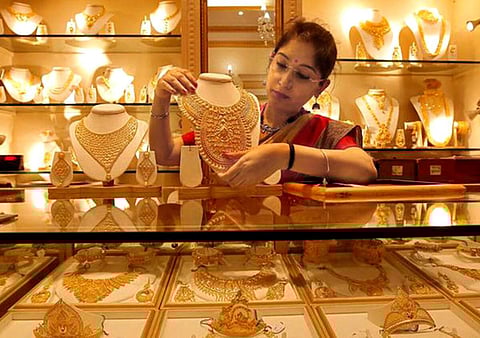 மார்ச் 28, 2023 | தங்கம் விலை சவரனுக்கு ரூ.240 குறைவு